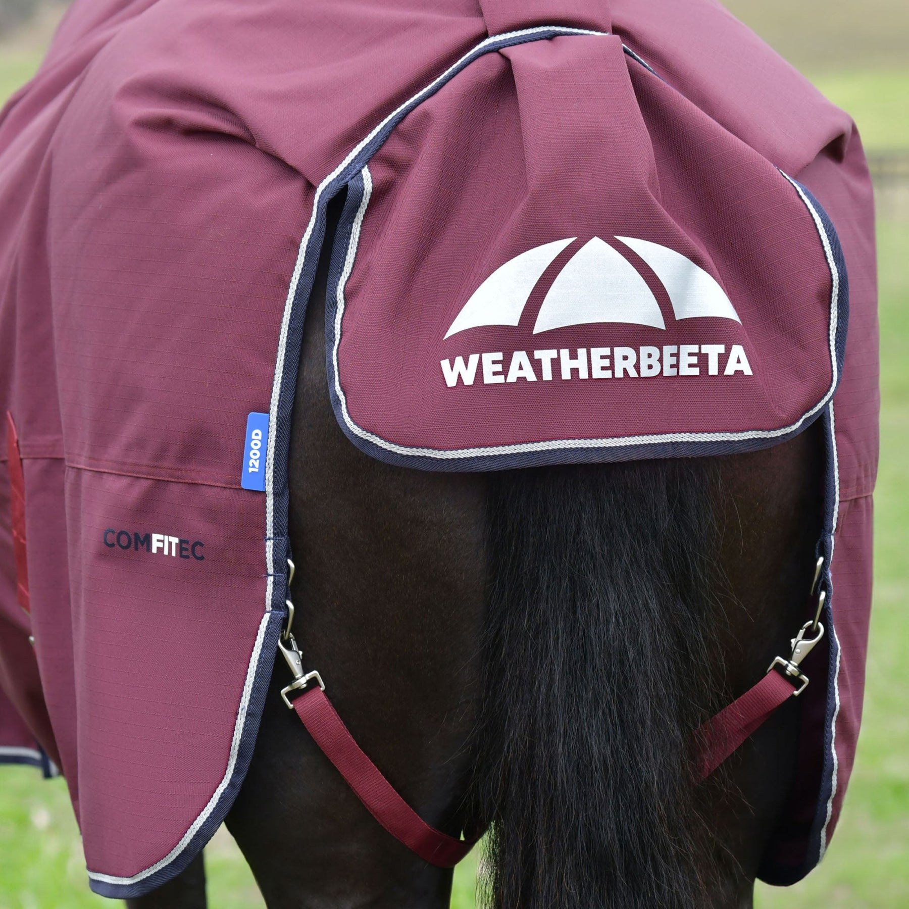 Weatherbeeta Comfitec Essential Turnout Standard Neck Cover - Medium 220g