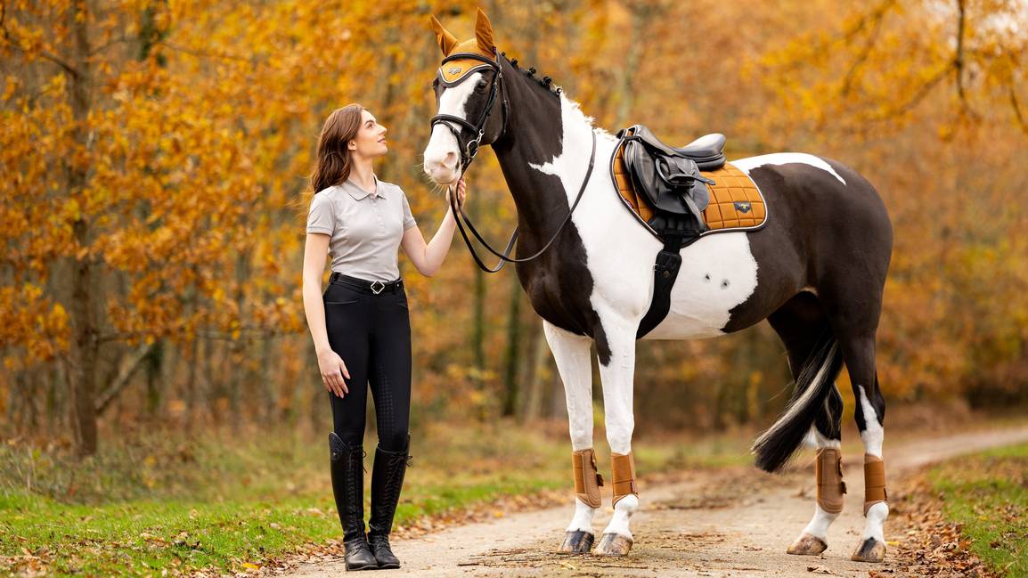 LeMieux Loire Classic Close Contact Square Saddle Pad- AW24