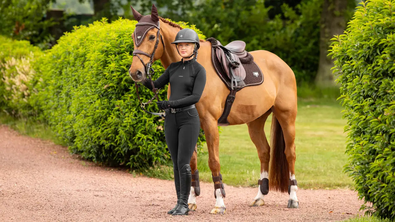 LeMieux Puissance Suede Close Contact Square