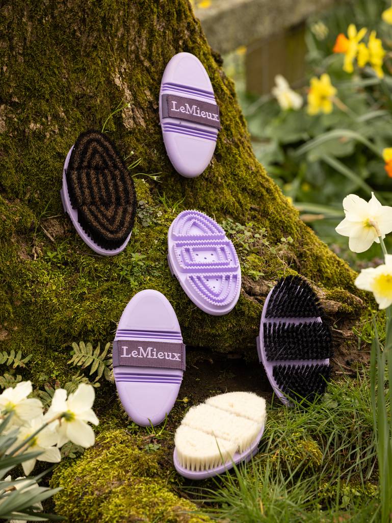 LeMieux Flexi Scrubbing Brush - SS23 Colours